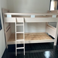 2段ベッド　ハシゴ付き