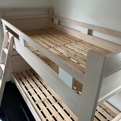 2段ベッド　ハシゴ付き