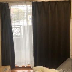 カーテン（ブラウン）Brown curtains