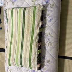 敷布団と枕の一式