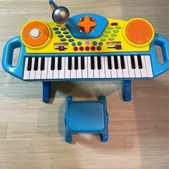 中古　玩具のピアノ　
