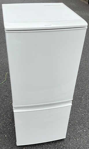 【RKGRE-852】特価！シャープ/137L 2ドア冷凍冷蔵庫/どっちもドア/SJ-D14B-W/中古品/2016年製/当社より近隣無料配達！