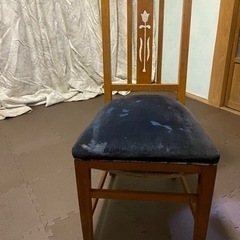 アンティーク調の椅子