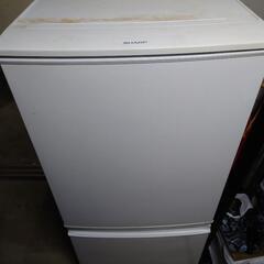 冷蔵庫 SHARP　2015年製137L