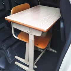 【お話中】学校の机と椅子
