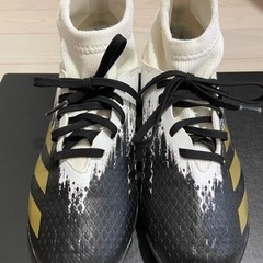 adidas スパイク　21.0cm