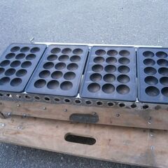 ☆中古品 たこ焼き器 15穴×4連 60穴 LPガス 685ｘ380ｘ190ｍｍ 厨房 屋台 業務用 動作問題なし☆