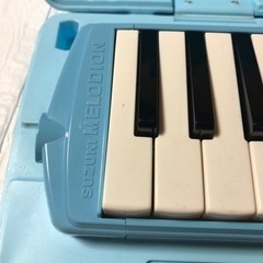 鍵盤ハーモニカ　ブルー