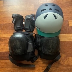 スケボー用ヘルメット　プロテクター　