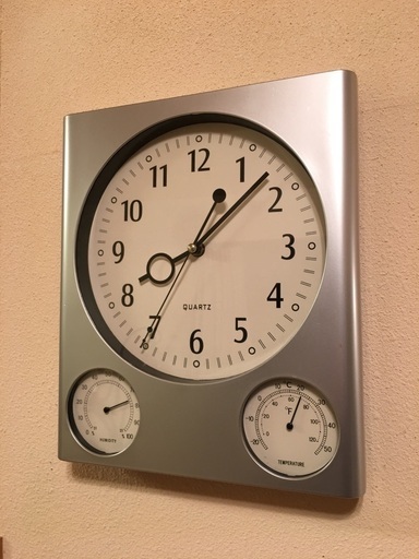 壁掛け時計温度計 湿度計付き Belle 伊豆熱川の家具の中古あげます 譲ります ジモティーで不用品の処分