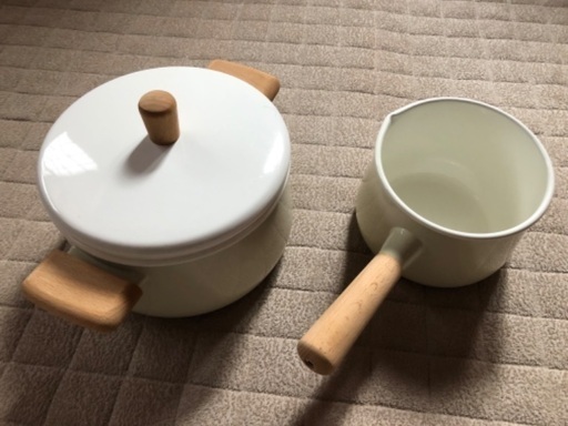 【引取限定】琺瑯ホーローの鍋とミルクパン