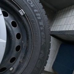 新品同様品　175/70R14 4本セット　トヨタホイールカバー付