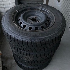 新品同様品　175/70R14 4本セット　トヨタホイールカバー付