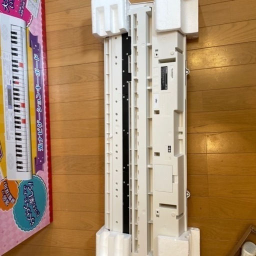 CASIO カシオ 電子キーボード　LK-122  61標準鍵  光ナビゲーションキーボード　オールインワン