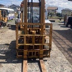 コマツフォークフィート2.5トンアンジーと3つのレバー