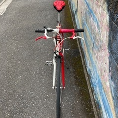 あれっ‼️ハイブリッドなクロスバイクをカスタマイズ❗️整備済み。