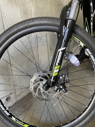 FINISS クロスバイク 前後ディスクブレーキ フロントサス