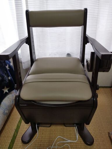 災害時介護用家具調トイレ　ポータブルトイレ