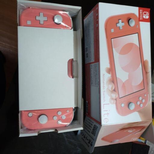 Switch  Lite  ピンク 新品 です。