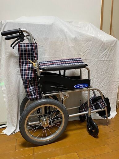 【美品】介助用車いす　日進医療器 NEO-2　アルミ製　背折れ　介助ブレーキ付き