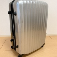 【引取先決定済み】スーツケース　Mサイズ