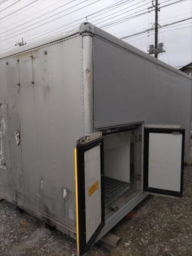 【匝瑳市八日市場】No.Y-35 天窓付き 鍵付き コンテナ 長さ約440cm×幅207cm×高さ230cmくらい 匝瑳市八日市場】No.Y-35 天窓付き 鍵付き コンテナ 長さ約440cm