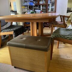 超短期間　一枚板４個連結　ダイニングテーブル　椅子５脚セット　100,000円で売ります。4/3取引き完了ま