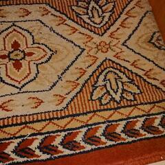 【高級絨毯ベルギー産ウィルトン織？】235×235の厚手品