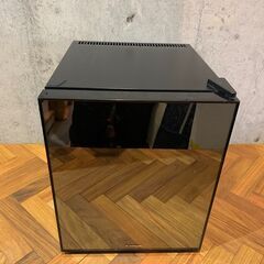 おしゃれなミラーガラスの小型冷蔵庫売ります