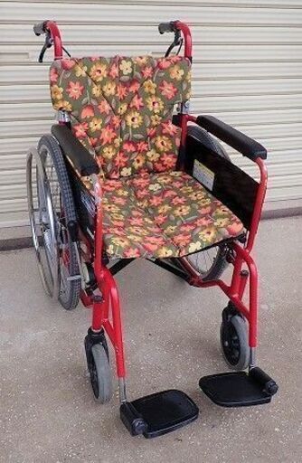 カワムラ　アルミ車椅子　自走式　手折れ式　KAWAMURA　中古