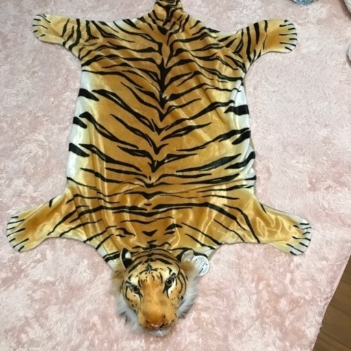 敷物　虎　新品　ぬいぐるみ