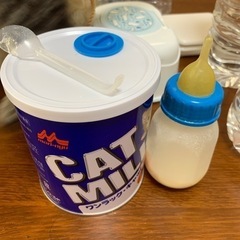 キャットミルクと哺乳瓶のセット