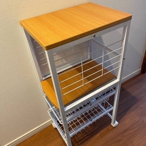キッチンワゴン　収納