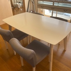 【ネット決済】【取引中】食卓テーブル、椅子セット