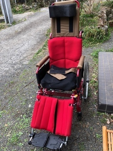 介助型　オーダーメイドの車椅子