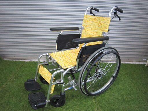 【中古】　車椅子 　ニッシン製自走式　（黄色）