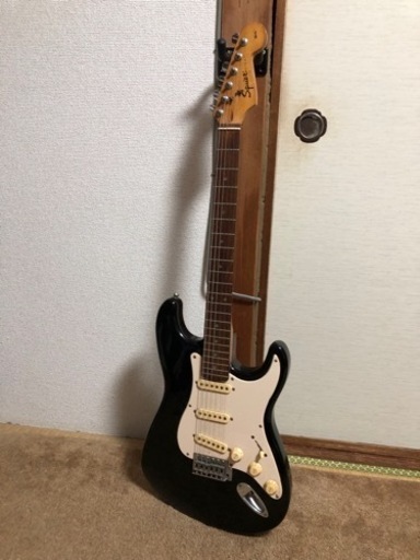 squier   ストラトキャスター　エレキギター