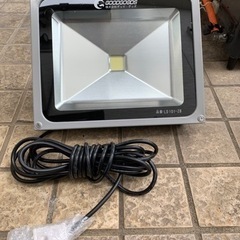 LED 投光器