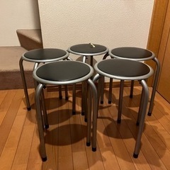 【無料】スタッキング　丸椅子　5個