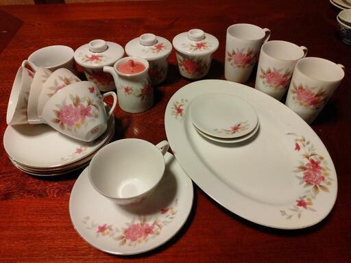かわいい昭和レトロ　花柄食器セット
