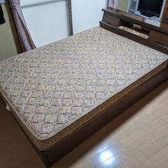 ダブルベッド、欲しい方いませんか？