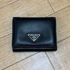 PRADAの財布