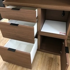 ３枚扉のレンジボード（エトナ）（ダークブラウン）です。【トレファク東大阪店】 3枚扉のレンジボード（エトナ）（ダークブラウン）です。【トレファク