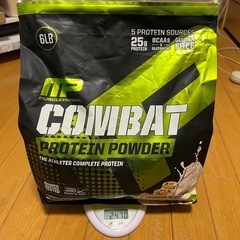 コンバット プロテイン 2.4KG クッキークリーム味