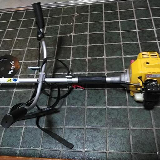 【人気商品！】 2サイクルエンジン草刈り機 替刃、プラグレンチ付き その他