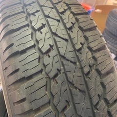 ハイラックス純正タイヤ4本　新車外し品