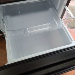 【リサイクルショップどりーむ天保山店】●1646●　☆新生活応援☆　ハイセンス　２ドア冷蔵庫　2018年製　容量１３４L　HR-G13A-BR　オシャレなガラスブラウン♪