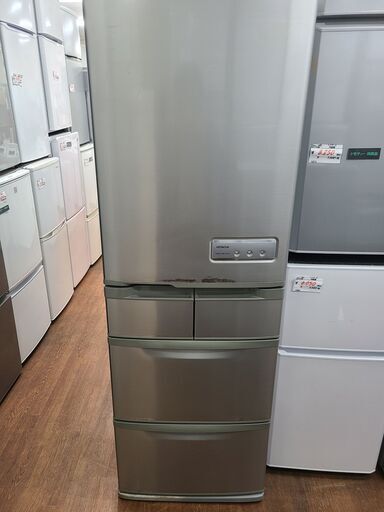 【リサイクルショップどりーむ天保山店】●1615●　日立　５ドア冷蔵庫　2010年製　ファミリータイプの４１５Ｌ　R-S42ZM　自動製氷OK　※キズ・剥がれあり