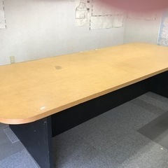 大きめなテーブルです