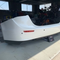 マセラティ ギブリ 前期リアバンパー 